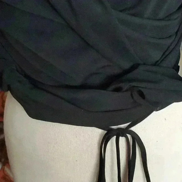 Beautiful blouse - Picture 6 of 7